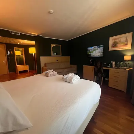 Hotel Savoia Mountain Il Nel Bosco 4*