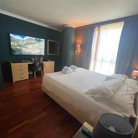 Savoia 4* בארדונקיה
