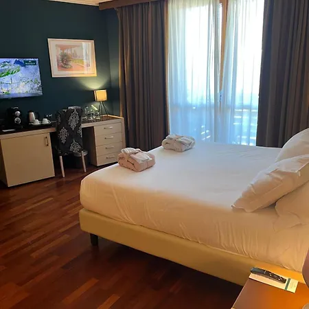 فندق Savoia 4*