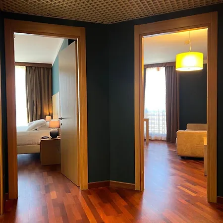 Savoia 4*