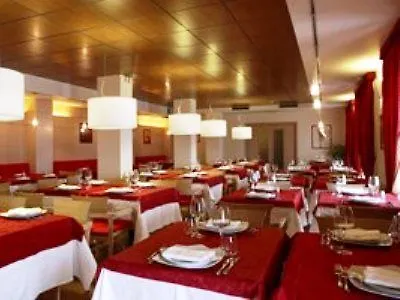 Savoia 4* باردونيكيا